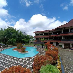 Queen Garden Hotel Managed By Salak Hospitality